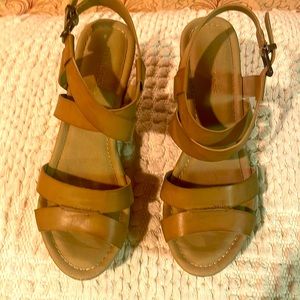 Tan Maurice’s Wedge shoes size 8